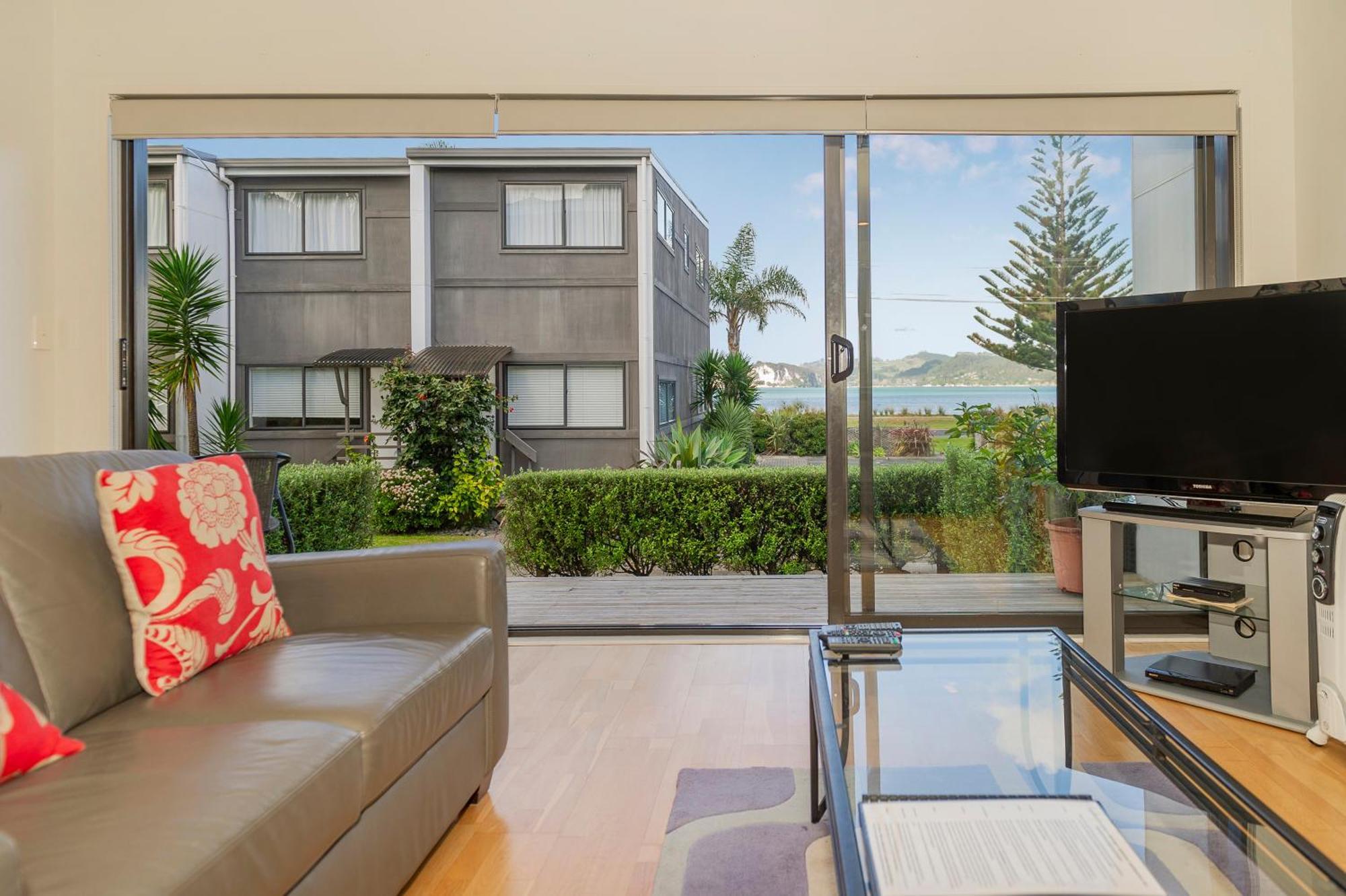 Aqua Soleil Beachfront Apartment Whitianga Exterior photo